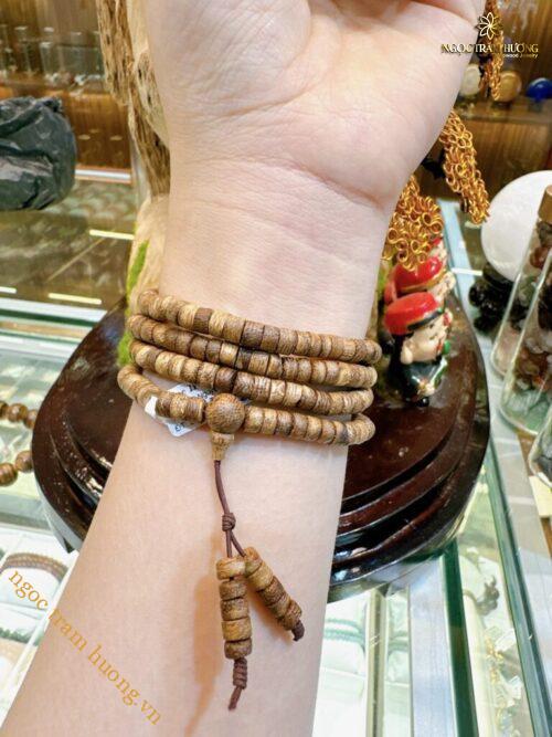 Vòng trầm hương từ thiên nhiên - Ngọc Trầm Hương