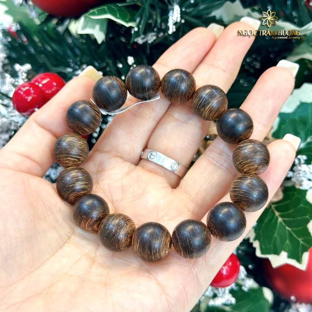 Vòng trầm sánh ngang14 lii - Vuông Vòng trầm sánh ngang14 lii - Vuông